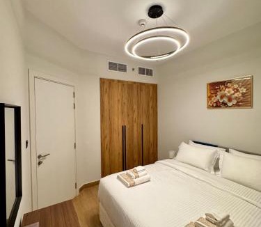 Abu Dhabi Apartment | Luxury Waterfront 1BR Steps to Cleveland, Galleria and ADGM By Betu