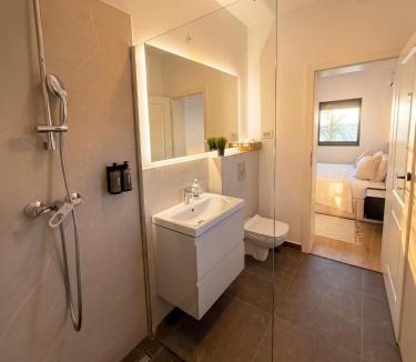 Ciofliceni Villa | Sol Lake House Snagov - 15 Mins to Airport - Slow Living