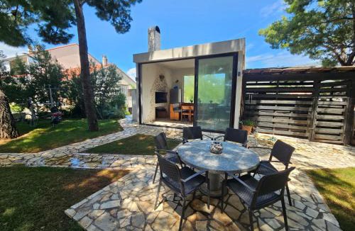 Kamen House | Casa Carmel