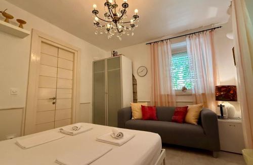 Cove Tri Zala (Zrnovo) House | Guesthouse Villa Colenda