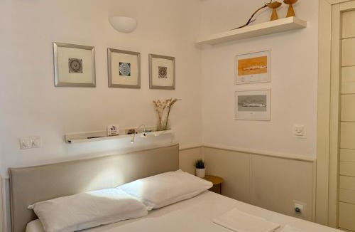 Cove Tri Zala (Zrnovo) House | Guesthouse Villa Colenda