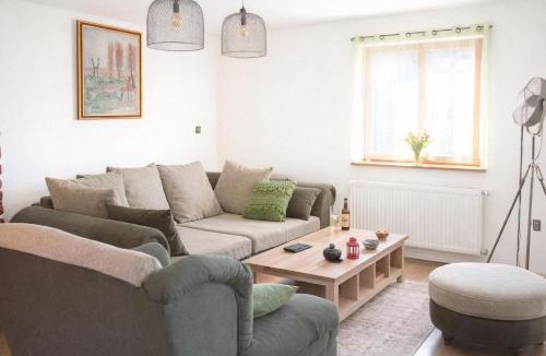 Oroslavje House | Pool House Green View/w Jacuzzi & Garden - Happy Rentals