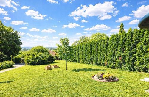 Oroslavje House | Pool House Green View/w Jacuzzi & Garden - Happy Rentals