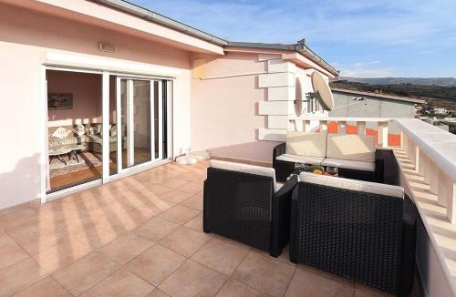 Klis Villa | Family Villa in Solin with Pool