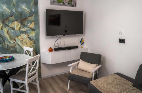 Herzegovina-Neretva Canton Apartment | 'Miris Ljeta' Lake & Beach Apartment