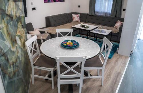 Herzegovina-Neretva Canton Apartment | 'Miris Ljeta' Lake & Beach Apartment