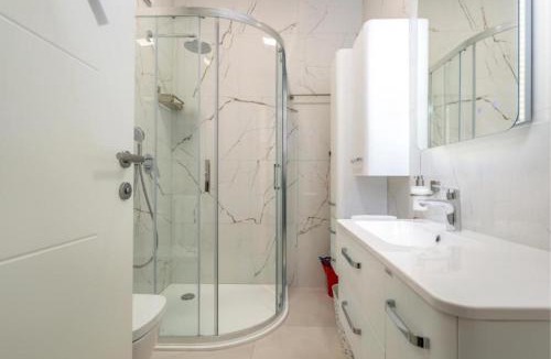Milcetici Apartment | Penthouse Apartment Maya with Pool and Jacuzzi