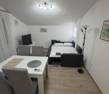 Slipcici Villa | Villa Sale Buna