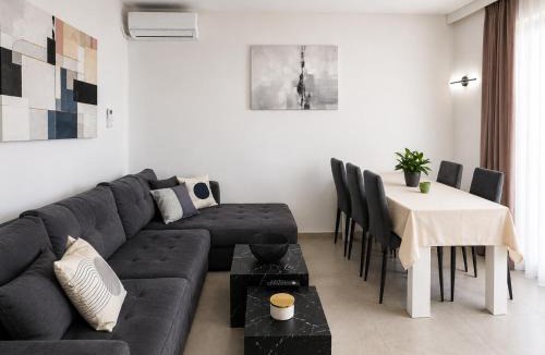 Jesenice Apartment | Panorama house with Private Garden & Jacuzzi two units