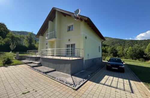 Trnovac House | Kuća za odmor NIMA