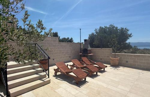 Bol Apartment | Villa Nikola - pool side apartments