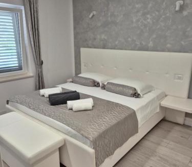 Kobas Bed & Breakfast | Villa Mirosa