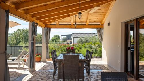 Bibali Villa | Modern villa Bibali Istra with pool in Buje