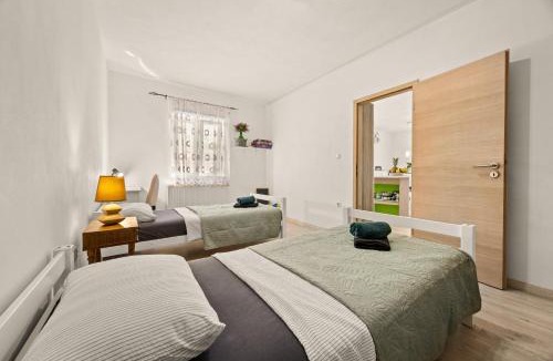 Oprtalj Villa | Casa Sara and Sasha near Motovun with private pool - pet friendly truffle paradise