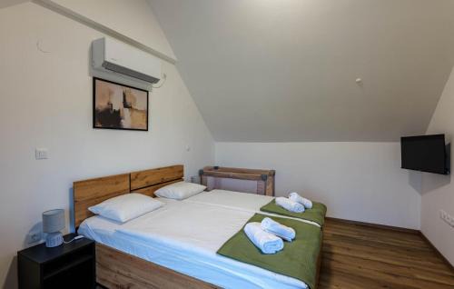 Strigova House | Amazing Home In Banfi