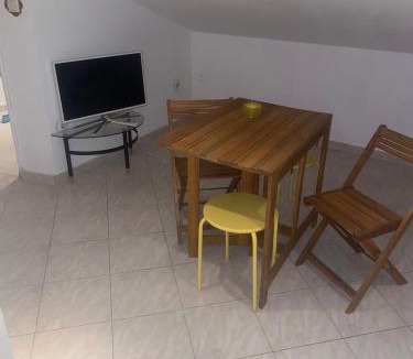Vrsi Apartment | Apartment in Vrsi with Balcony, Air conditioning, Wi-Fi (4824-6)