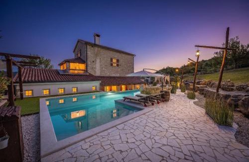 Zudetici Villa | Villa Blazeni Miroslav Bulesic in Central Istria for 8 people with private heated pool and sauna