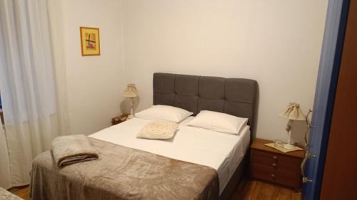Split Apartment | Apartment Split Stone House