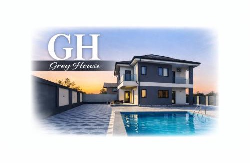 Petrachioaia Villa | Grey House