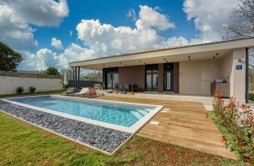 Visnjan Apartment | Villa Gigi with Private Pool - Happy Rentals