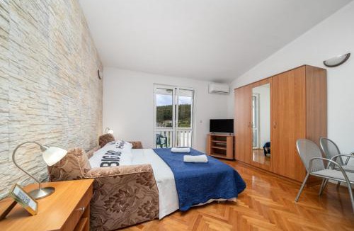 Drvenik Apartment | Apartmani Petracie