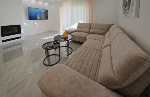 Imotski House | Holiday Home Villa Budimir by Interhome