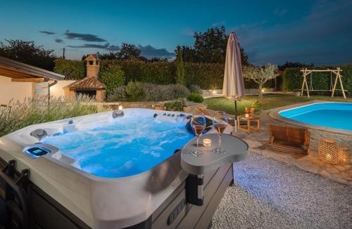 Diklici Villa | Villa Nonni in Central Istria for 4 persons with 32 m2 private pool, jacuzzi, free bikes & kids playground