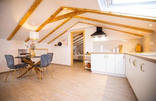 Poljica Apartment | Villa Coleum - with pool and hot tub