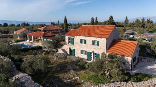 Gdinj Villa | Villa Bliss Excelsior - Pool, Padel & Yoga