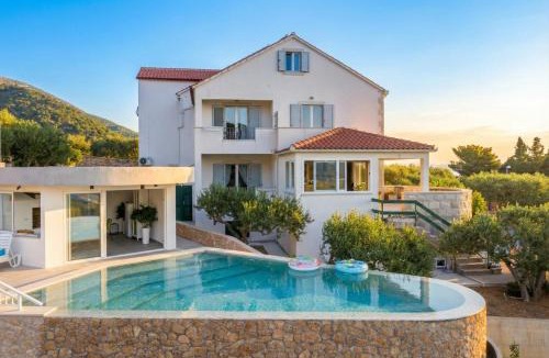Bol Apartment | Villa Franka with swimming pool