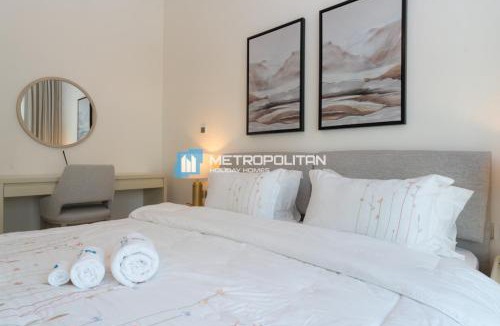 Abu Dhabi Apartment | MCRE Luxury Studio, Yas Mall, Ferrari World, WB World