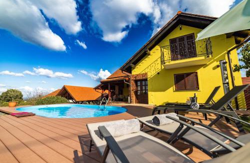 Pitomaca Villa | Villa Lipica - kuća s 3 spavaće sobe, saunom, grijanim bazenom u prekrasnom vinogradu