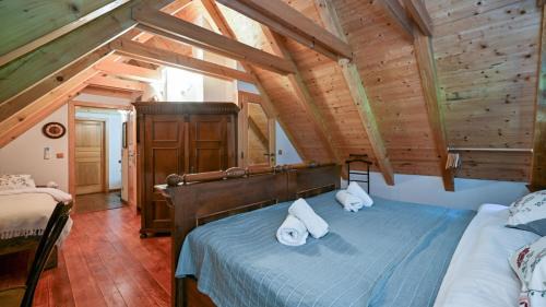 Zlatar Villa | Oldwine House Loznjak by Villas Guide