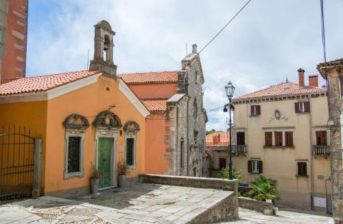 Nedescina House | Villa Kristina Family Retreat with Pool - Happy Rentals