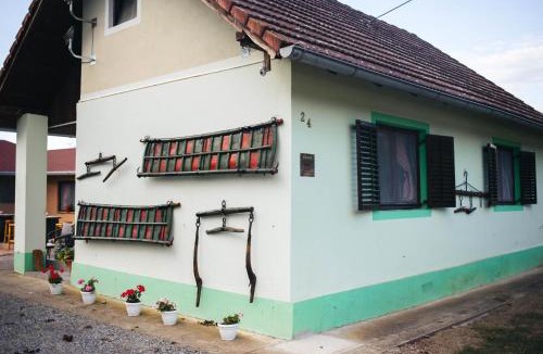 Sisak-Moslavina House | Holiday home with hot tub Trebez, Moslavina - 25168