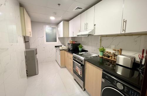 Al Barsha 1 Apartment | Female Al Barsha Stay near Mall of Emirates & Metro Dubai