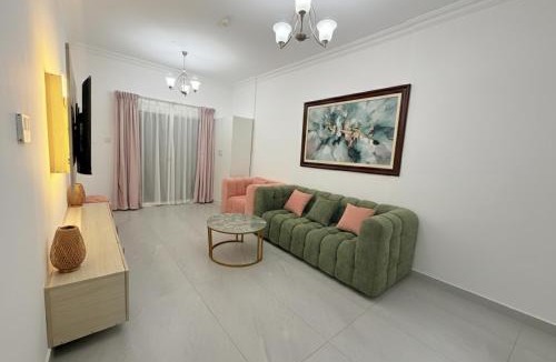 Al Barsha 1 Apartment | Female Al Barsha Stay near Mall of Emirates & Metro Dubai