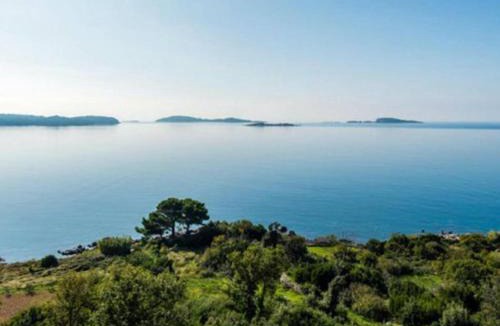 Plat Apartment | Villa Samba- Premium One-Bedroom Apartment with Balcony and Sea View
