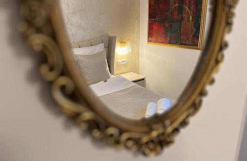 Nasice Bed & Breakfast | La Luna Room with Pool & Jacuzzi, Bikes and Secured Parking