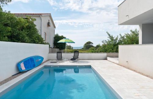 Povljana Apartment | Premium Apartment Obatnice with Pool