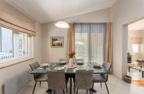 Veleniki House | Villa Luck