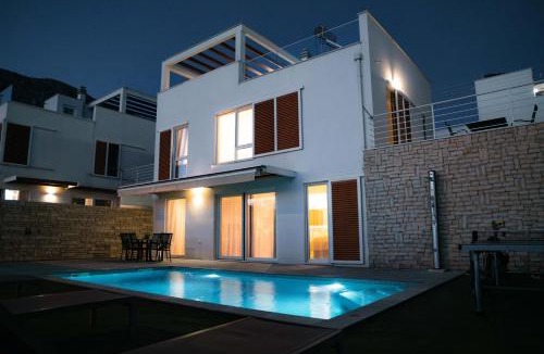 Kastela Villa | TI Amo Holiday House - Heated Pool