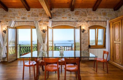 Vrsar Villa | Villa Carla- Istrian Stone Villa with Sea View