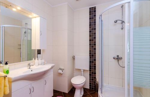 Popovici Villa | Villa Oasis Cypress