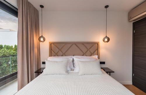 Okrug Gornji Villa | Villa Palace Al Nera seafront 2 Pools