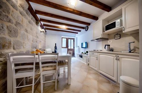 Komiza Apartment | Riva Suite 1