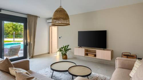Tar Villa | Modern Villa Ava with outdoor pool in Tar