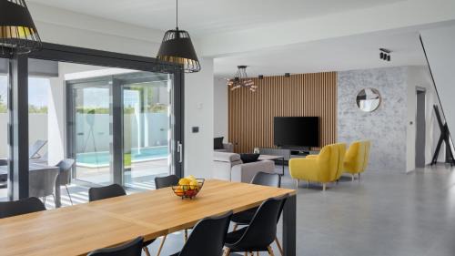 Valdebek Villa | Modern villa Nea with outdoor pool in Pula