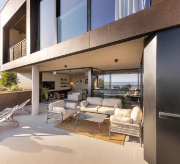 Lozica Villa | Villa Atreeum Excelsior - Skyline Gym, Pool, Beach and Spa