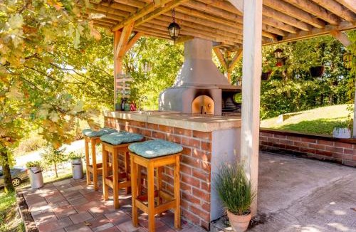 Pisarovina House | Tri srca